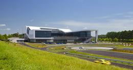 Quartier generale ed Experience Center Porsche, HOK