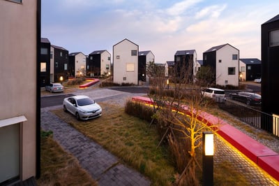 Hadohilljo Townhouse, clustering simply shaped individual modern homes