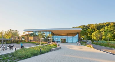 Schwaketenbad, a leisure pool on Lake Constance with a daylight-flooded atmosphere