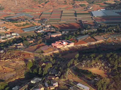 Red Village Observatory in Daliang Mountains (China): a place built for local children of ethnic groups