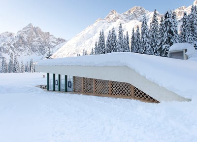 Bistro Bergsteiger: a tourist facility that blends in with its surroundings