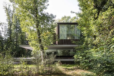 Le geometrie sospese della residenza SAB
