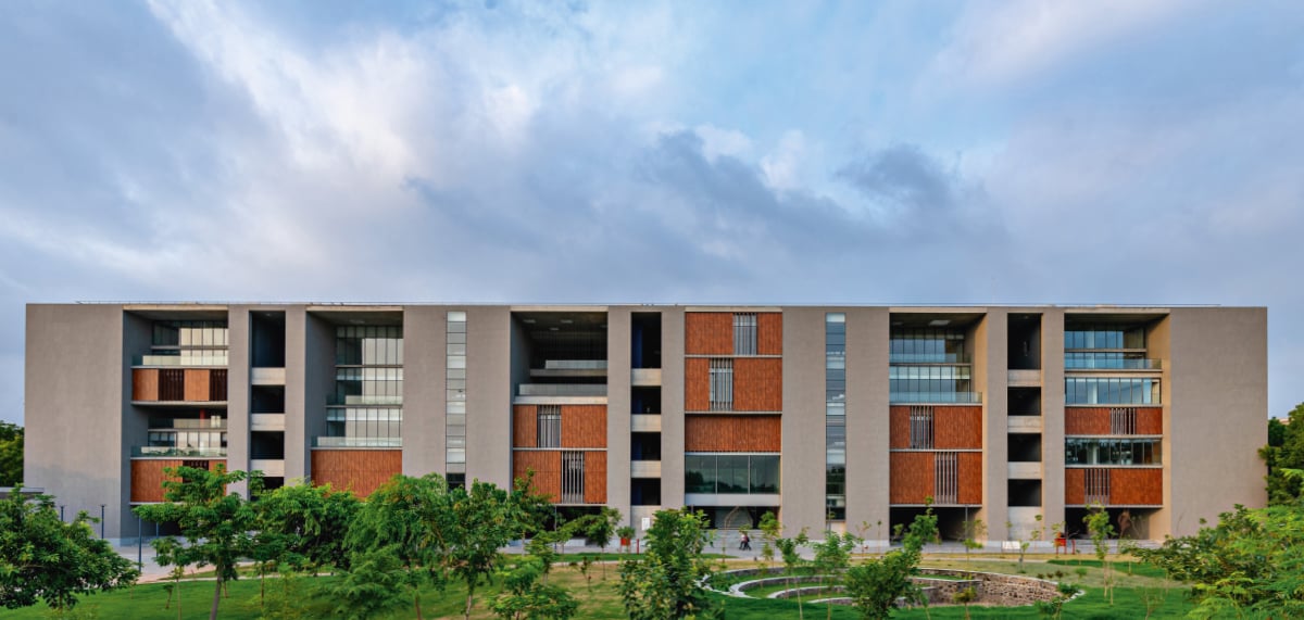 School of Arts and Sciences, Università di Ahmedabad