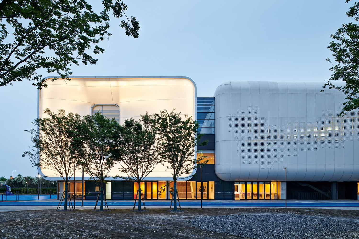 Campus della scuola internazionale Qingpu Pinghe, Shanghai, Cina, 2020 © Chen Hao. All images courtesy of Open Architecture