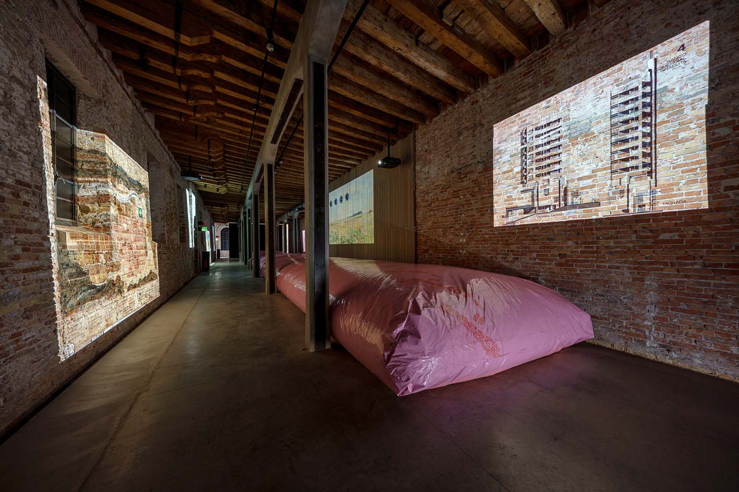 Padiglione Argentina, 'Siestario', a cura di Paula Melâneo, Pedro Bandeira, Luca Martinucci, Catarina Raposo ©Andrea Avezzù, courtesy of La Biennale di Venezia